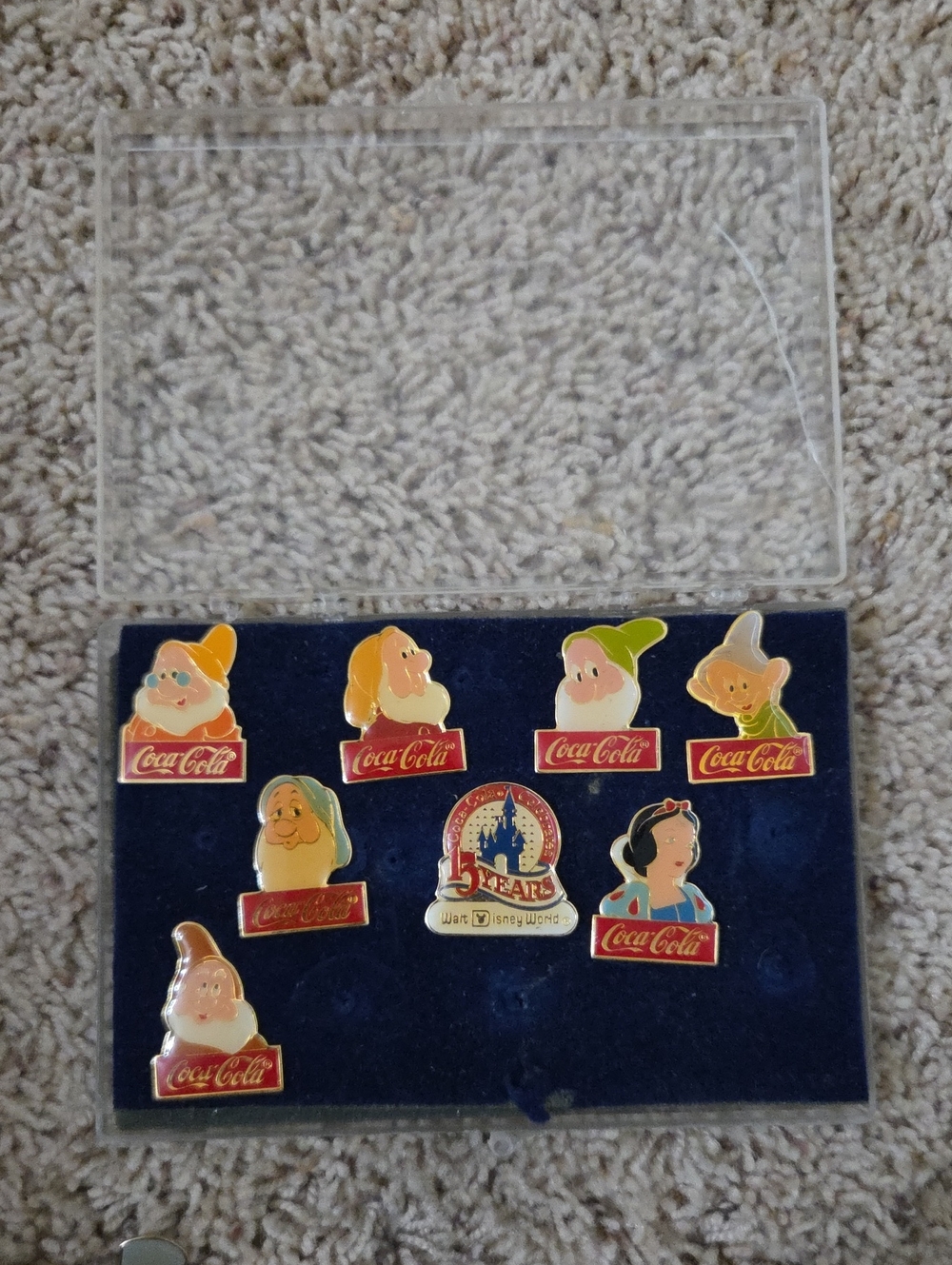 Coca Cola Multicolor Enamel Character Pin Collection - Red, Yellow, Green, Blue - Picture 7 of 8